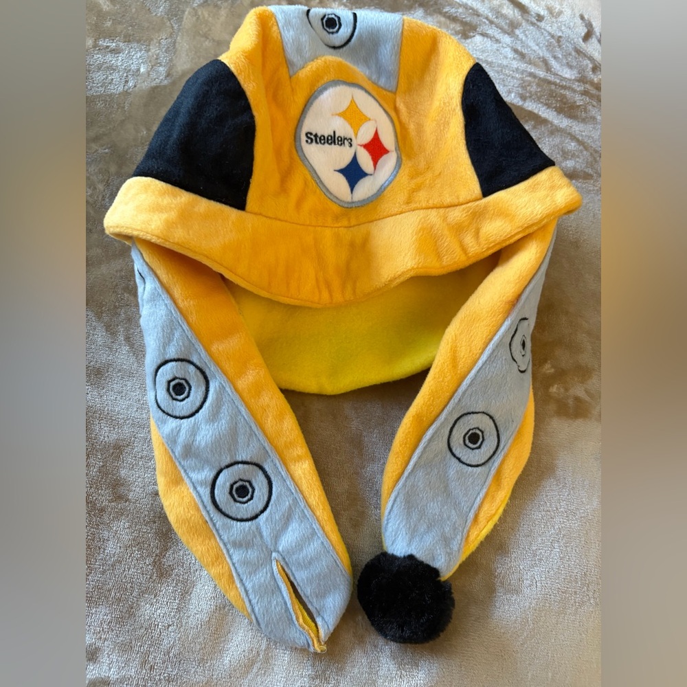 Pittsburgh Steelers Beanie Hat Cap NFL Football Mens Winter Yellow Ear Flaps